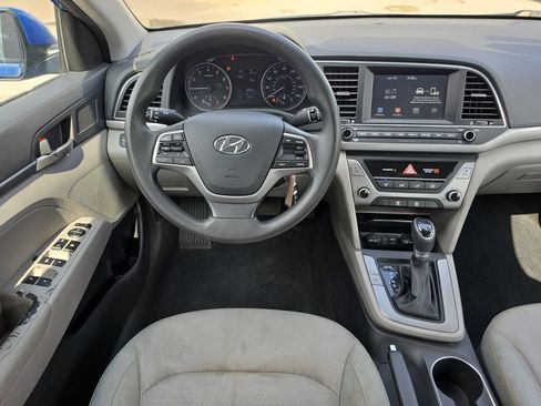Used 2017 Hyundai Elantra SE FWD image 8