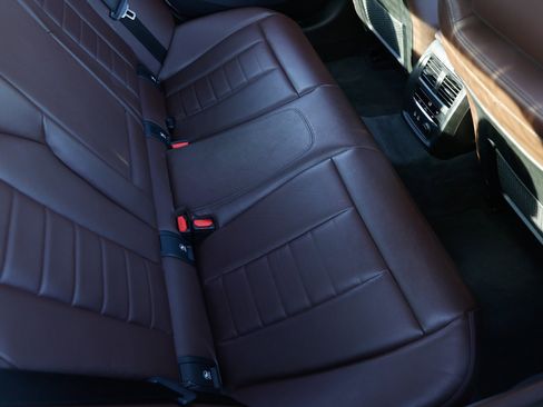 Used 2019 BMW 330i Sedan w/ Premium Package image 15