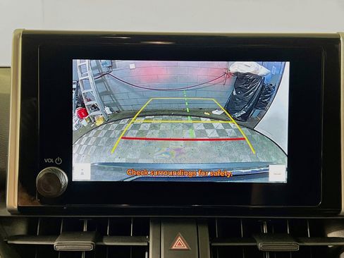 Used 2025 Toyota RAV4 XLE AWD/4WD image 28