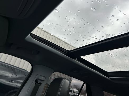 Used 2021 Ford Explorer XLT w/ Equipment Group 202A image 3