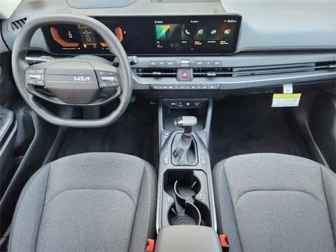 Used 2025 Kia K4 LX image 19