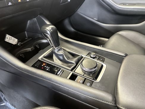 Certified 2022 MAZDA MAZDA3 s image 6
