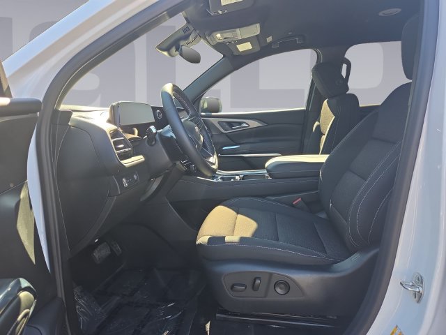 Used 2026 Chevrolet Traverse LT w/ LPO, Floor Liner Package FWD image 10