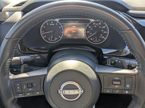 Used 2025 Nissan Pathfinder SV image 30