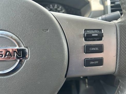 Used 2017 Nissan Frontier SV w/ SV Value Truck Package AWD/4WD image 18
