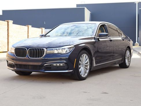 Used 2018 BMW 740i RWD image 2