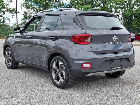 Used 2023 Hyundai Venue SEL w/ Cargo Package FWD image 7