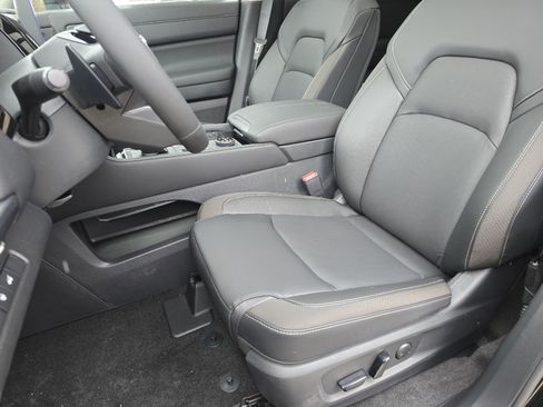 New 2026 Nissan Pathfinder SL w/ SL Premium Package AWD/4WD image 16