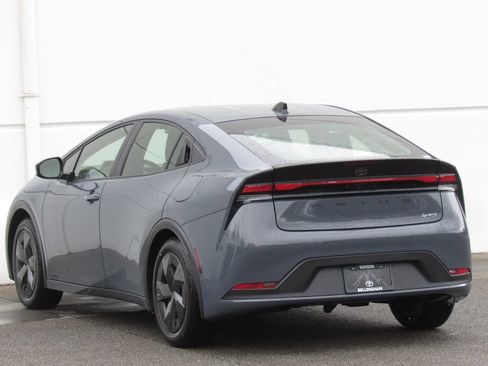 Used 2026 Toyota Prius LE AWD/4WD image 5