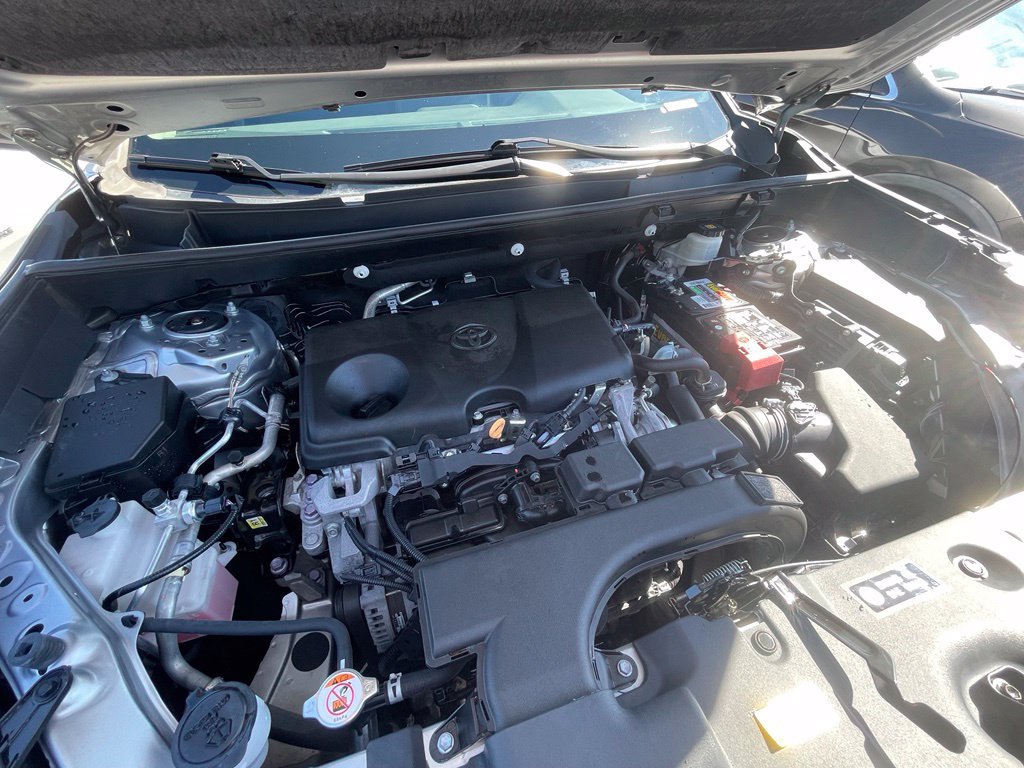 Used 2021 Toyota RAV4 XLE AWD/4WD image 32