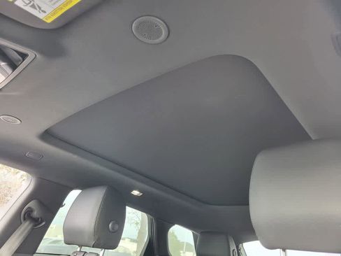 Used 2023 Land Rover Range Rover Evoque R-Dynamic S image 18