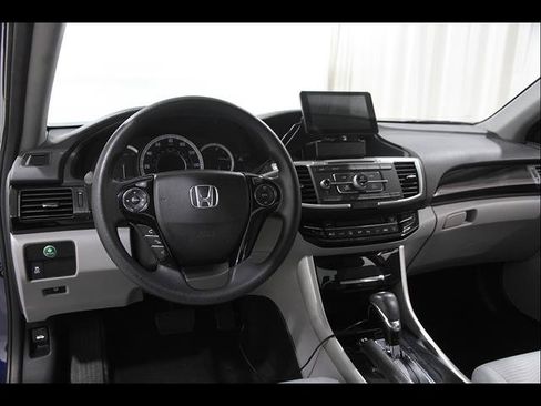 Used 2017 Honda Accord LX image 6