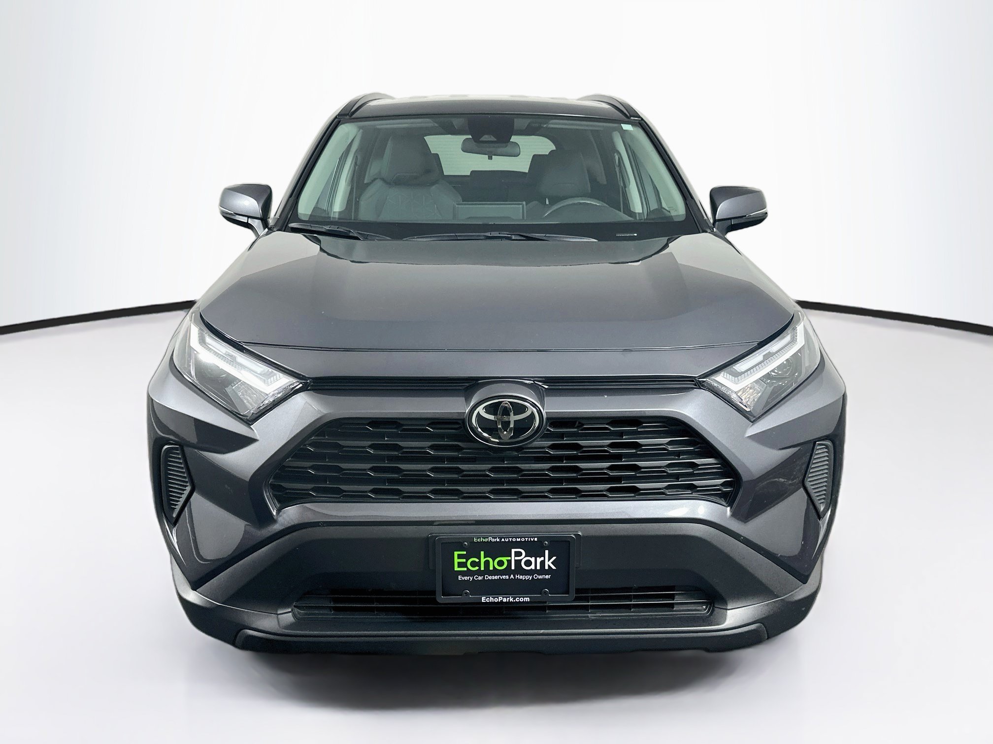 Used 2025 Toyota RAV4 XLE AWD/4WD image 2