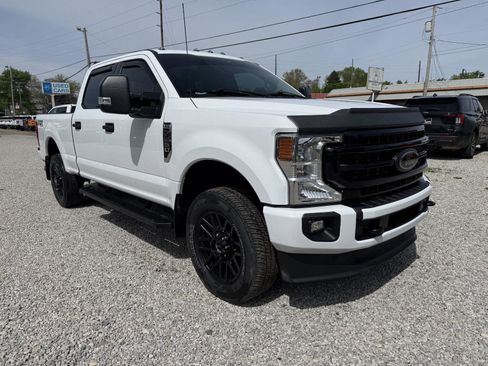 Used 2022 Ford F250 XLT w/ Black Appearance Package AWD/4WD image 5