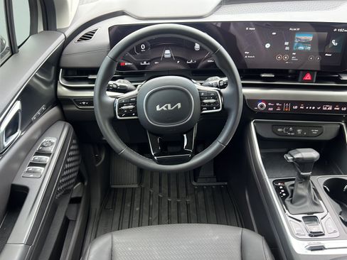 Used 2025 Kia Carnival SX Prestige FWD image 12