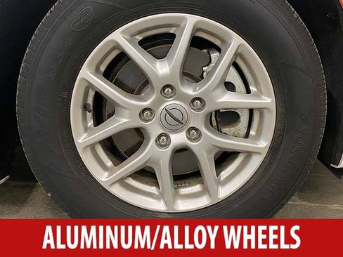 Used 2022 Chrysler Voyager LX FWD image 7