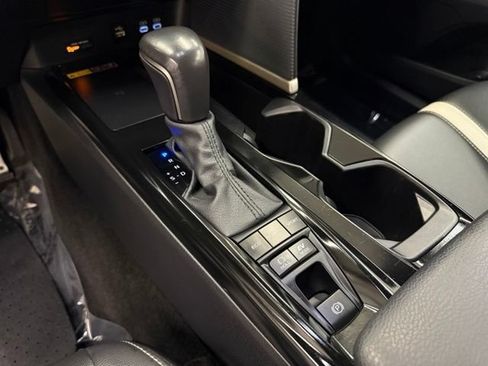 Certified 2025 Toyota Camry SE FWD image 16