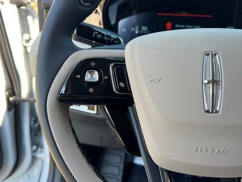 New 2026 Lincoln Corsair Premiere image 21