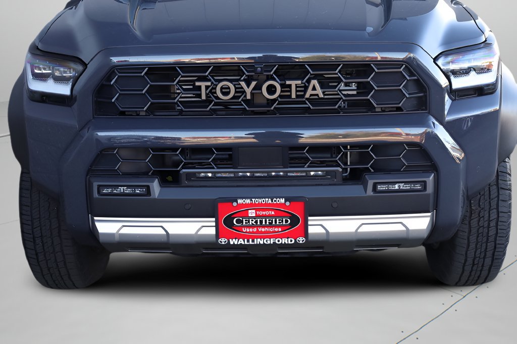 Used 2025 Toyota 4Runner Trailhunter AWD/4WD image 8