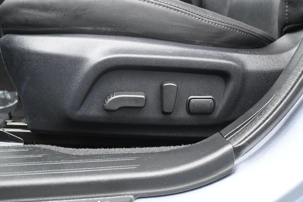 Used 2017 Subaru Outback 3.6R Limited AWD/4WD image 25