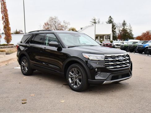 Used 2026 Ford Explorer Active w/ Active Comfort Package image 9