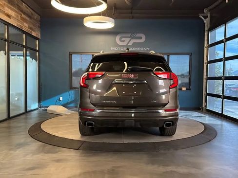 Used 2019 GMC Terrain Denali w/ GMC Pro Grade Package AWD/4WD image 4