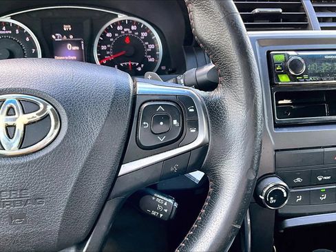 Used 2016 Toyota Camry SE FWD image 12