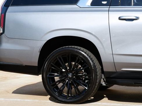 Used 2021 Cadillac Escalade ESV Premium Luxury w/ Performance Package AWD/4WD image 36