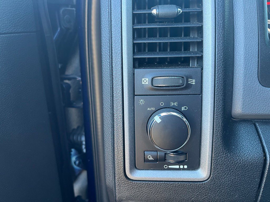 Used 2017 RAM 1500 Tradesman w/ Chrome Appearance Group RWD image 11