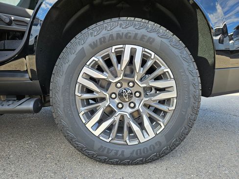 New 2026 Chevrolet Tahoe Z71 w/ Z71 Off-Road Package AWD/4WD image 17