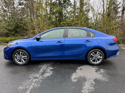 Used 2024 Kia Forte LXS image 3