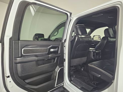 Used 2022 RAM 2500 Laramie w/ Night Edition image 21