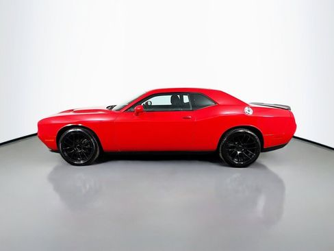 Used 2023 Dodge Challenger SXT image 2