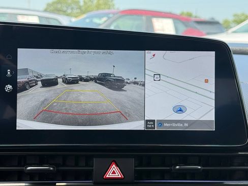 Used 2025 Hyundai Elantra SEL FWD image 31