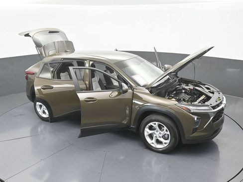 Used 2024 Chevrolet Trax LS w/ LS Convenience Package FWD image 64
