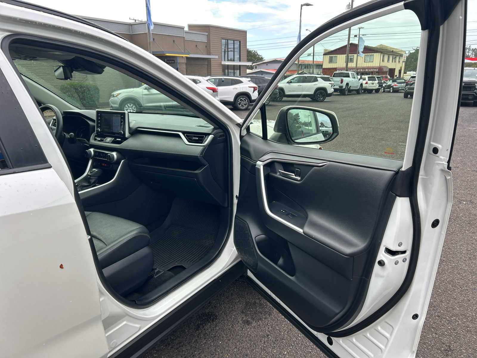 Used 2019 Toyota RAV4 Limited w/ Cold Weather Package AWD/4WD image 24
