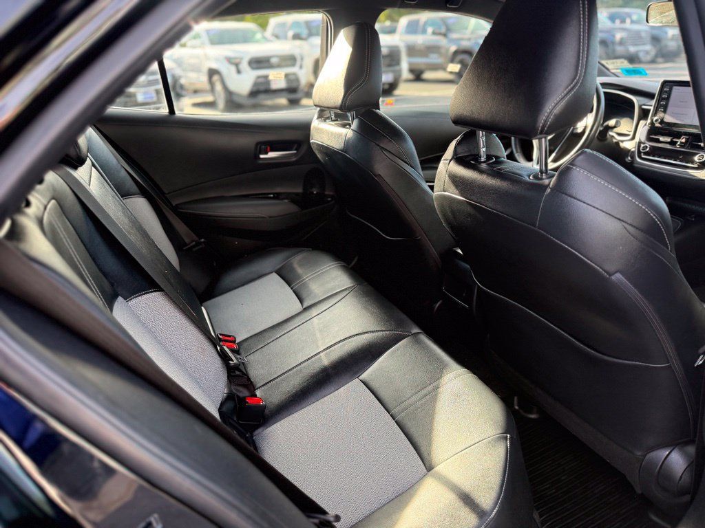 Used 2019 Toyota Corolla XSE FWD image 18