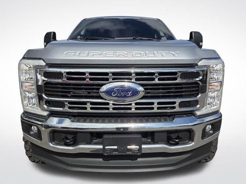 Certified 2024 Ford F350 XLT image 3