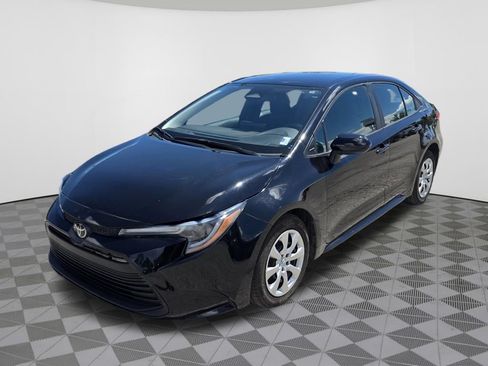 Used 2023 Toyota Corolla LE FWD image 2