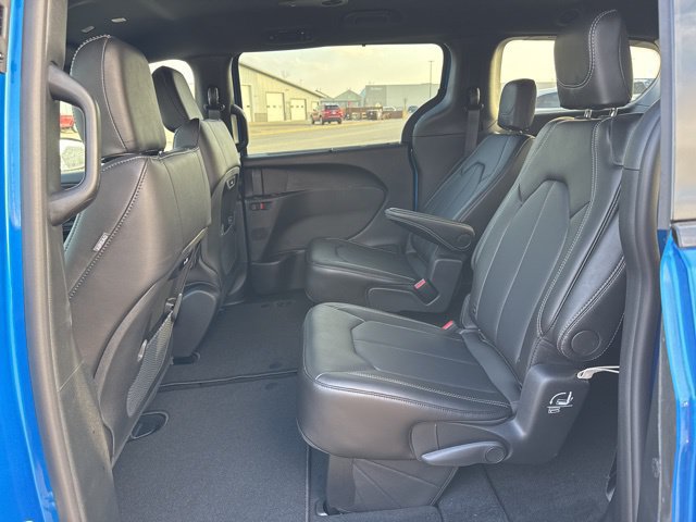 New 2026 Chrysler Pacifica Select w/ S Appearance Package FWD image 19