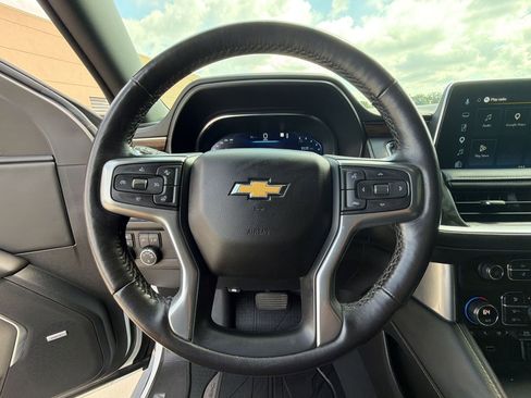 Used 2023 Chevrolet Tahoe Premier AWD/4WD image 16