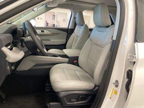 New 2026 Ford Explorer Active w/ Active Comfort Package image 17