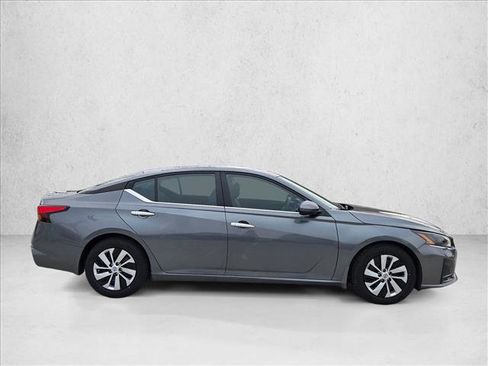 Used 2023 Nissan Altima 2.5 S image 4