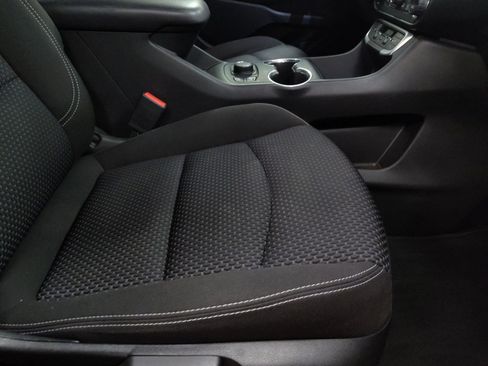 Used 2022 GMC Terrain SLE w/ Driver Convenience Package image 26