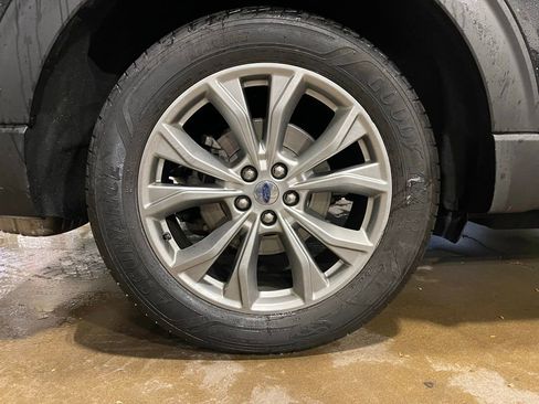 Used 2020 Ford Explorer XLT w/ Equipment Group 202A image 25