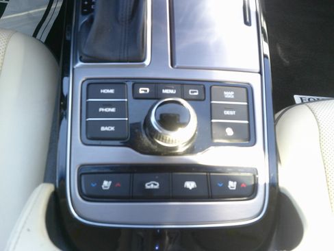 Used 2014 Hyundai Equus Signature RWD image 27
