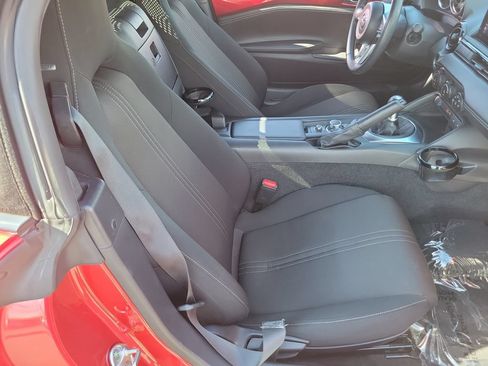 Certified 2022 MAZDA MX-5 Miata Club RWD image 18