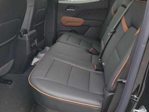 New 2026 GMC Canyon AT4 w/ Technology Plus Package AWD/4WD image 10