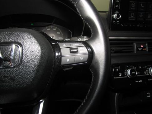 Certified 2025 Honda Pilot EX-L image 6