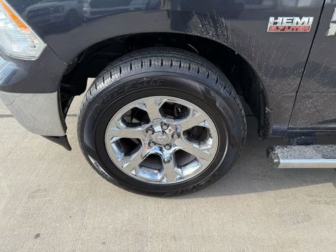 Used 2018 RAM 1500 Classic SLT w/ Luxury Group image 11